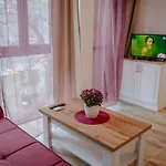 Апартамент Bella's Sea Apartment-beach, Sea Garden ,old Town, Free Parking, Free Evcharging Station Варна